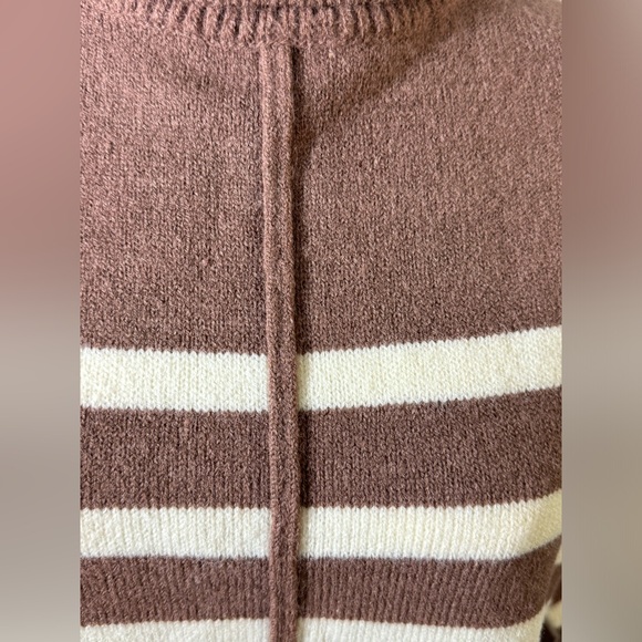 Line & Dot NWT brown super soft turtleneck sweater size small Revolve - Picture 7 of 13